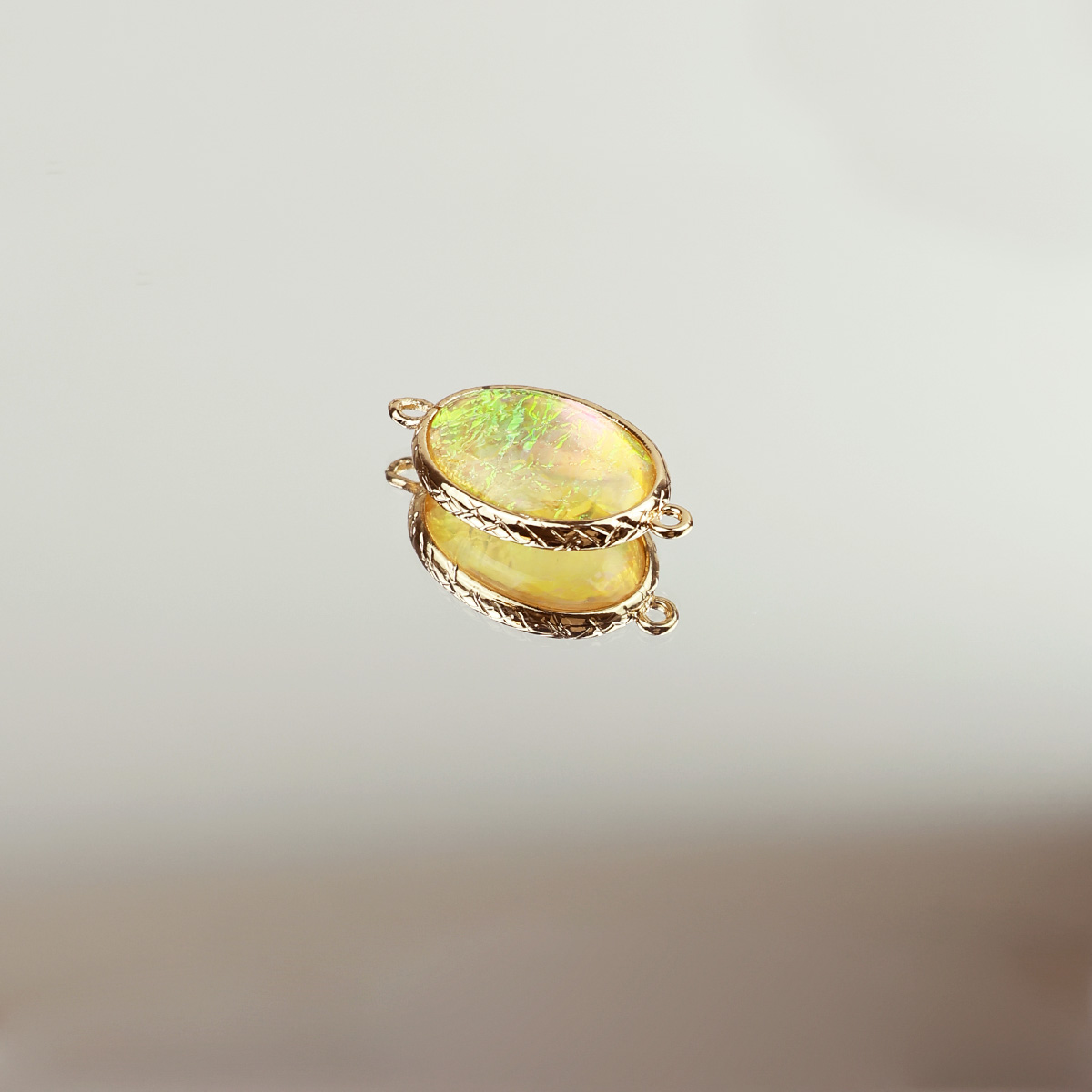 Подвеска (соединитель для бижутерии) (уп. 10шт) овал перламутровый 13*18 мм прозрачный