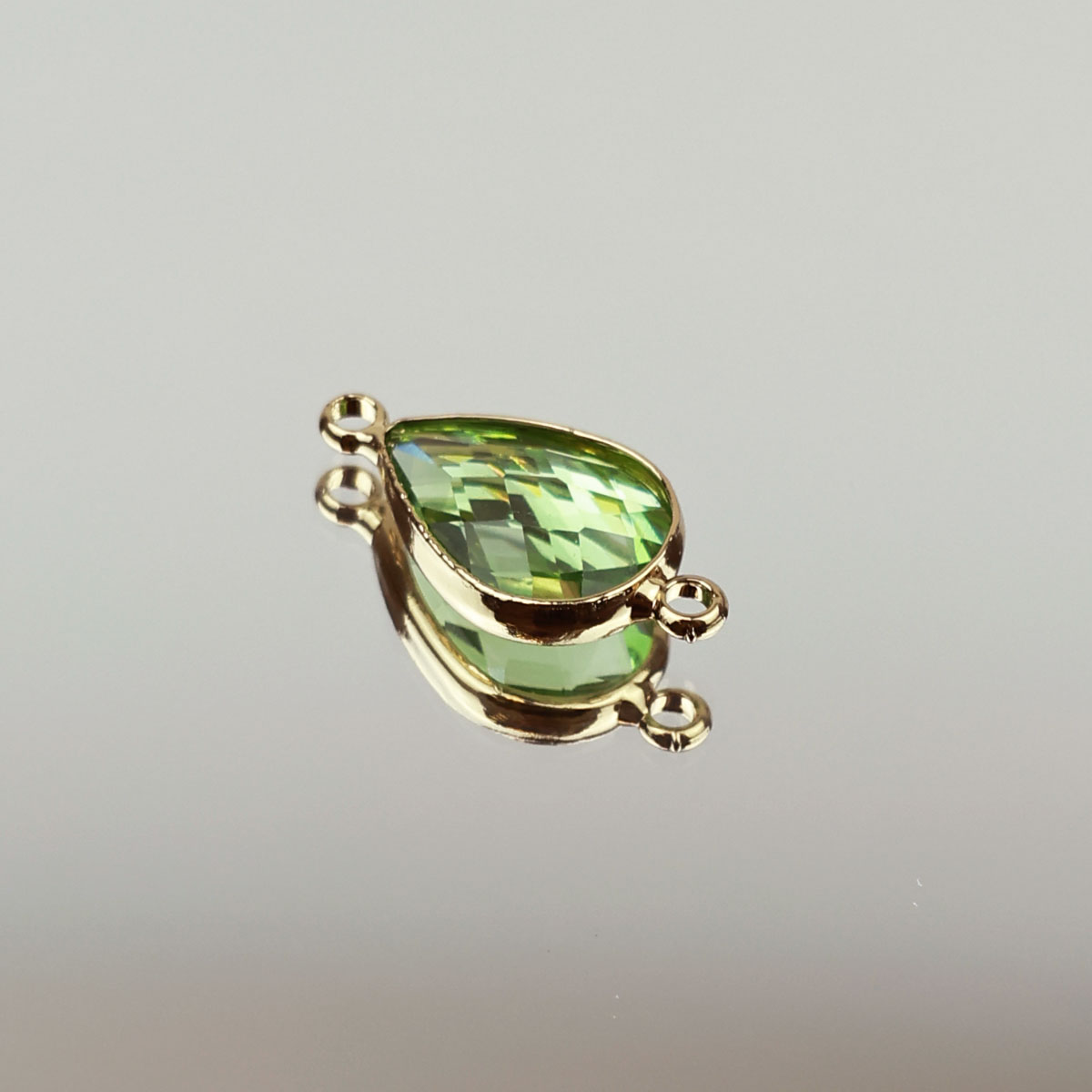 Подвеска (соединитель для бижутерии) (уп. 10шт) капля прозрачная 10*14 мм 008 салатовый