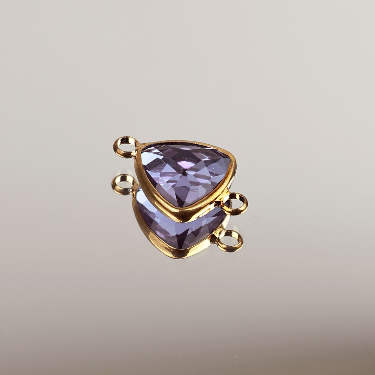 Подвеска (соединитель для бижутерии) (уп. 10шт) треугольник прозрачный 12*12 мм 013 голубой