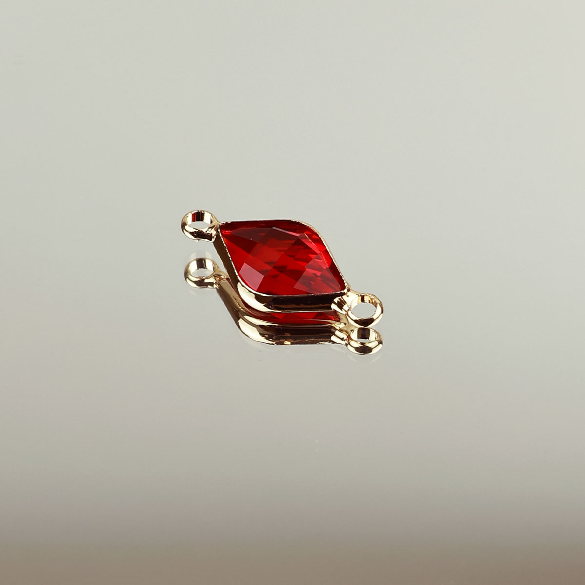 Подвеска (соединитель для бижутерии) (уп. 10шт) ромб прозрачный 10*14 мм 011 красный