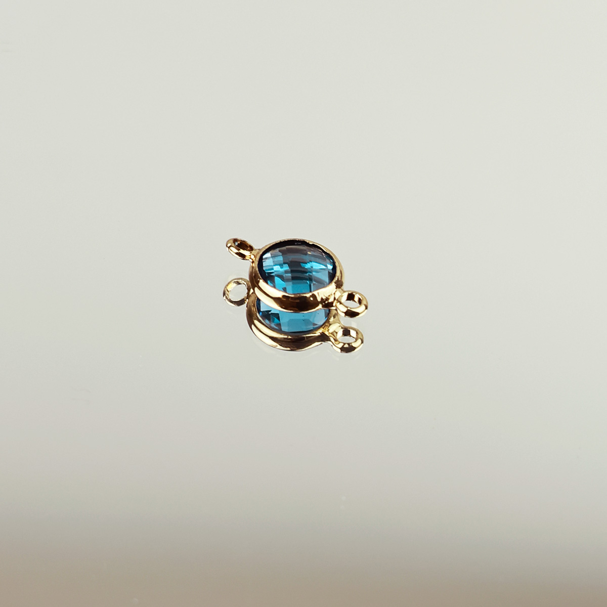 Подвеска (соединитель для бижутерии) (уп. 10шт) круг прозрачный d 8 мм бирюза