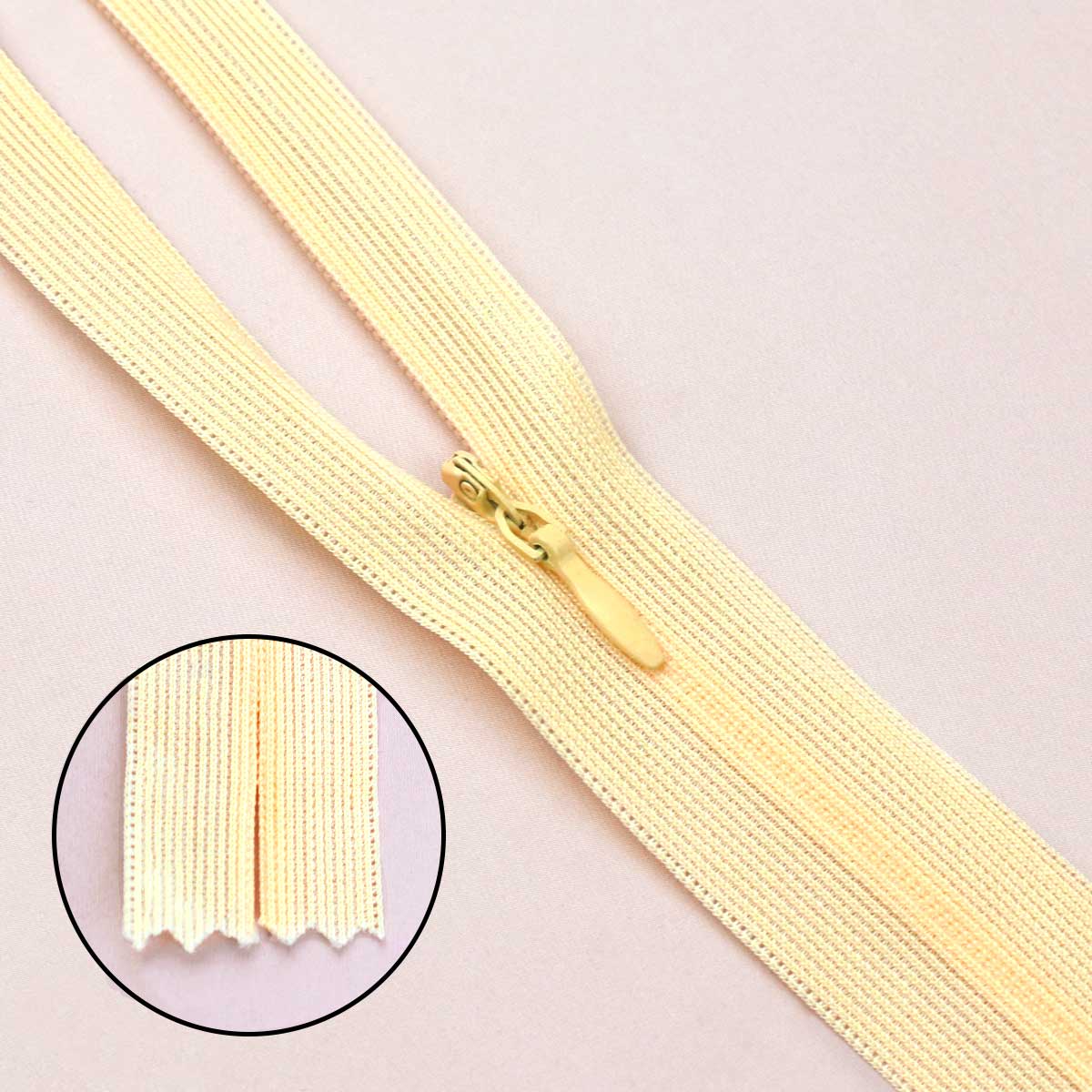 Молния "потайная" тип 0 20 см н/р (уп. 50 шт) № 004 ДС желтый